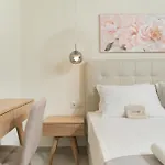 Melies アパートホテル