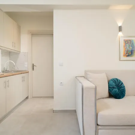 Melies Luxury Апартхотел