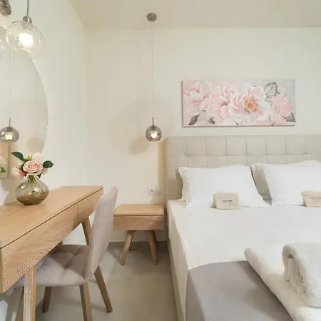 Melies Luxury
